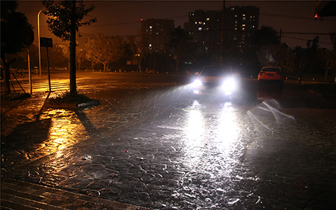 成都天一車燈長安V7改燈效果