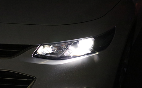 成都天一車(chē)燈雪佛蘭邁銳寶車(chē)燈升級(jí)米石LED雙光透鏡效果展示