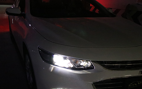 成都天一車(chē)燈雪佛蘭邁銳寶車(chē)燈升級(jí)米石LED雙光透鏡效果展示