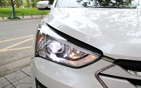 現(xiàn)代新勝達(dá)車(chē)燈改裝升級(jí)