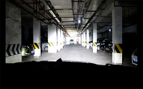 成都天一車(chē)燈格界LED大燈雙光透鏡遠(yuǎn)光實(shí)拍