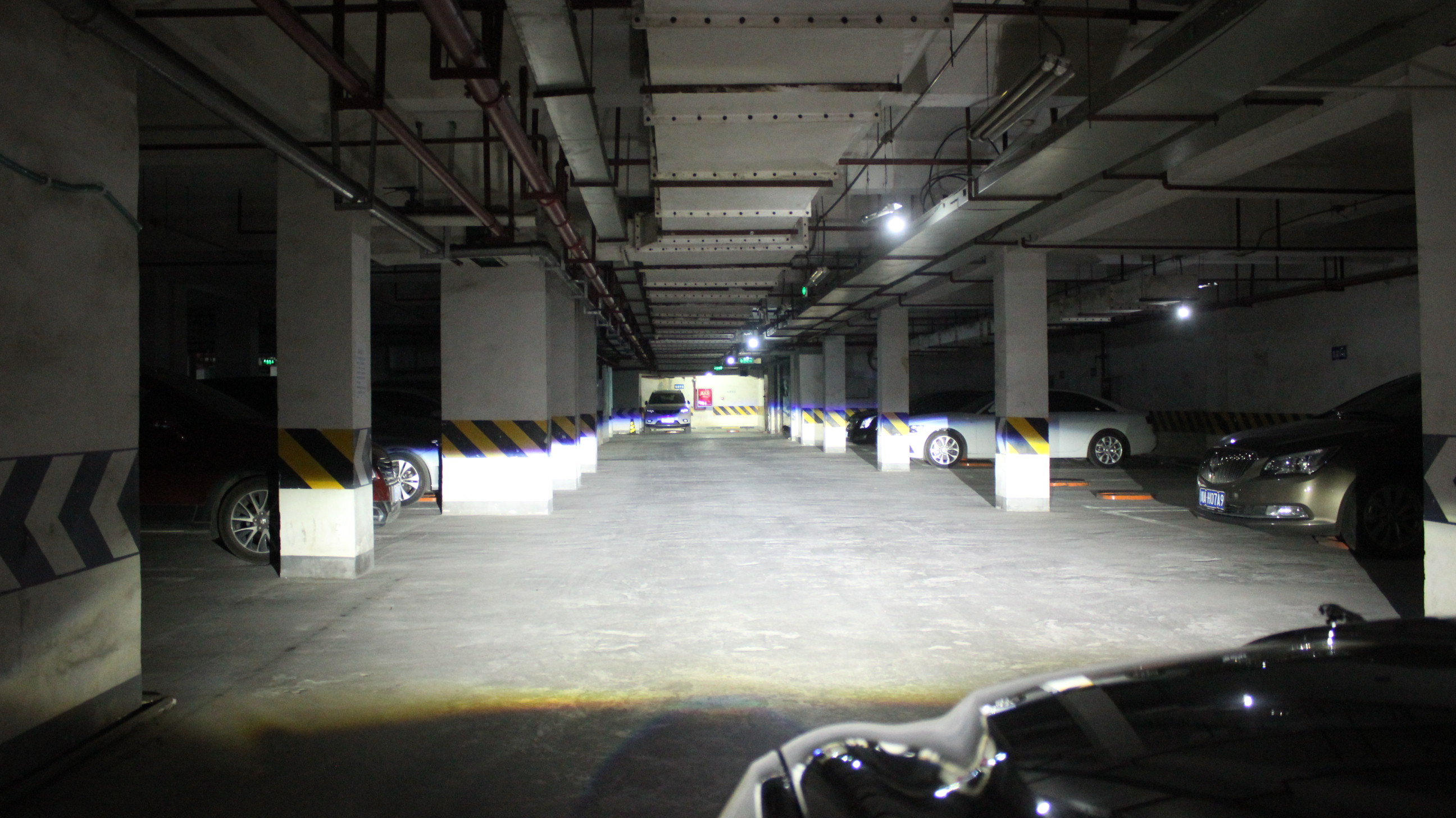 成都天一車燈捷豹XF升級改裝米石S極亮版后近光實(shí)拍