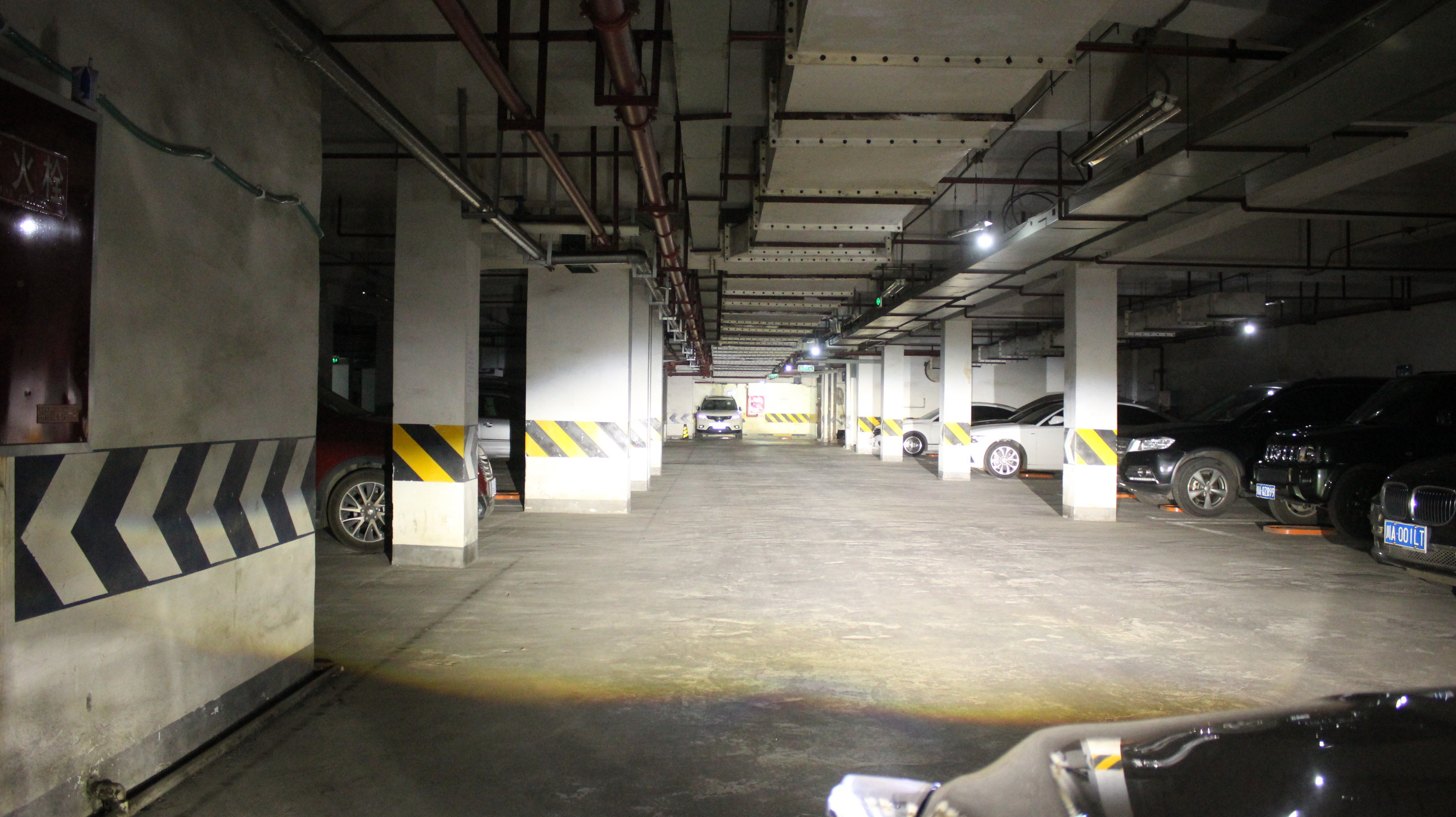 凱迪拉克ATS車(chē)燈升級(jí)改裝格界LED雙光透鏡遠(yuǎn)光實(shí)拍