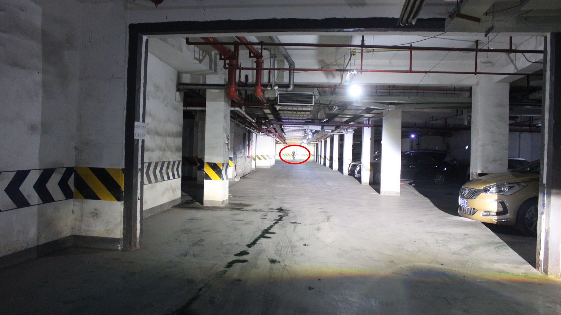 成都天一車(chē)燈途樂(lè)升級(jí)保力獅激光大燈遠(yuǎn)光實(shí)拍