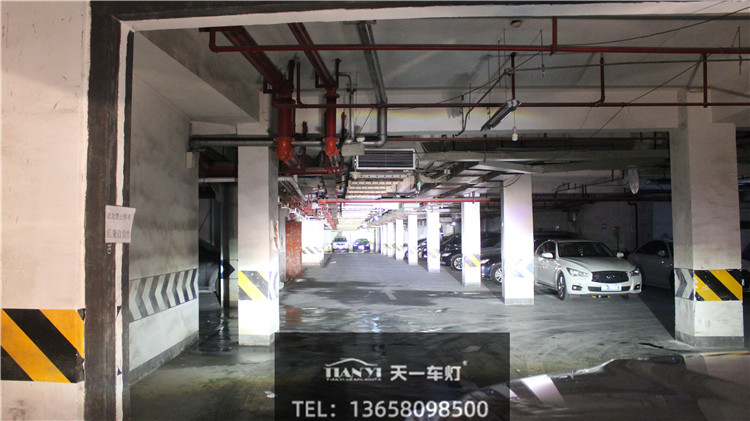 豐田超霸改裝保力獅激光大燈后遠(yuǎn)光效果實(shí)拍