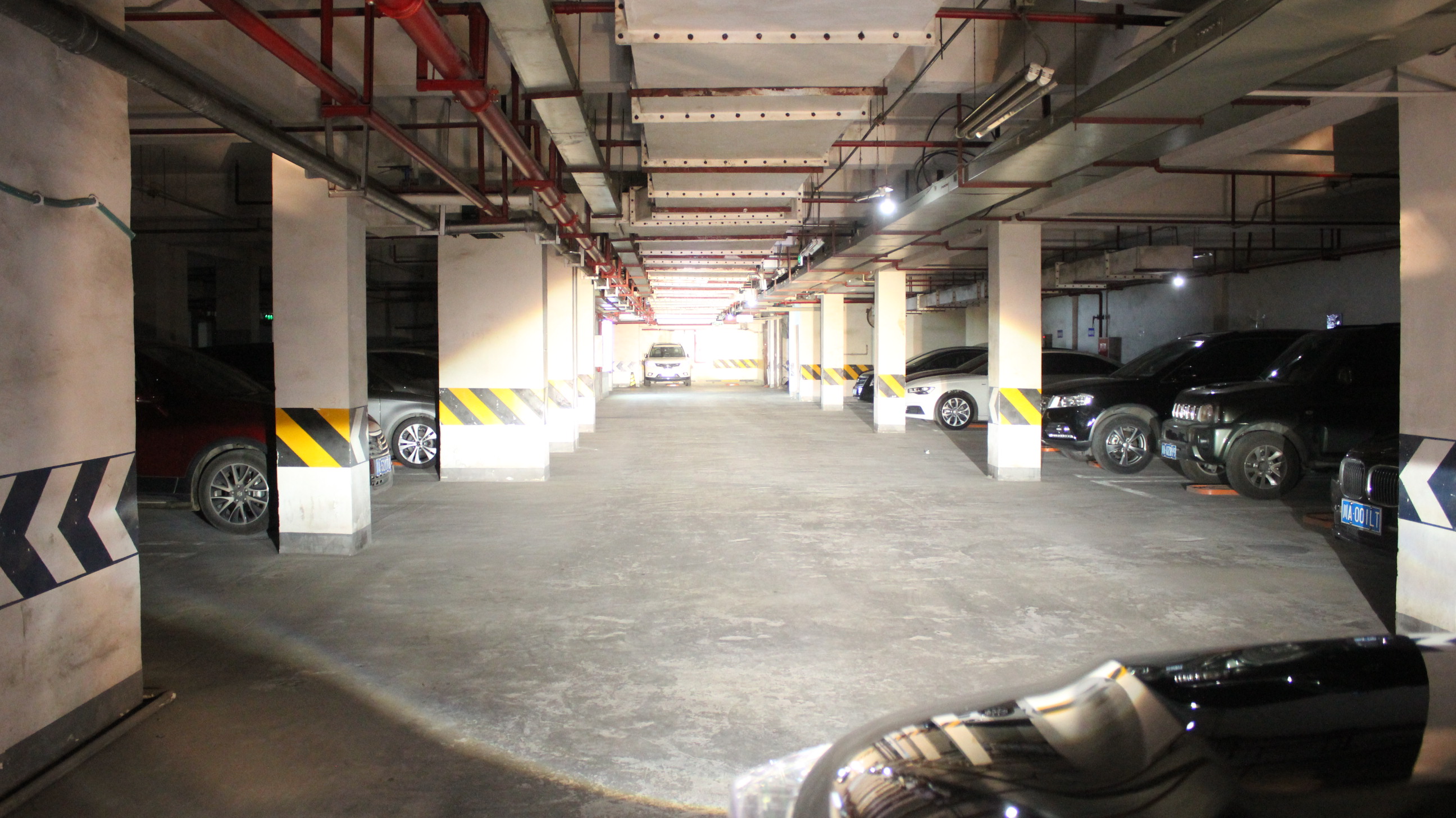 成都天一車燈新漢蘭達(dá)車燈改裝米石LED雙光透鏡效果展示