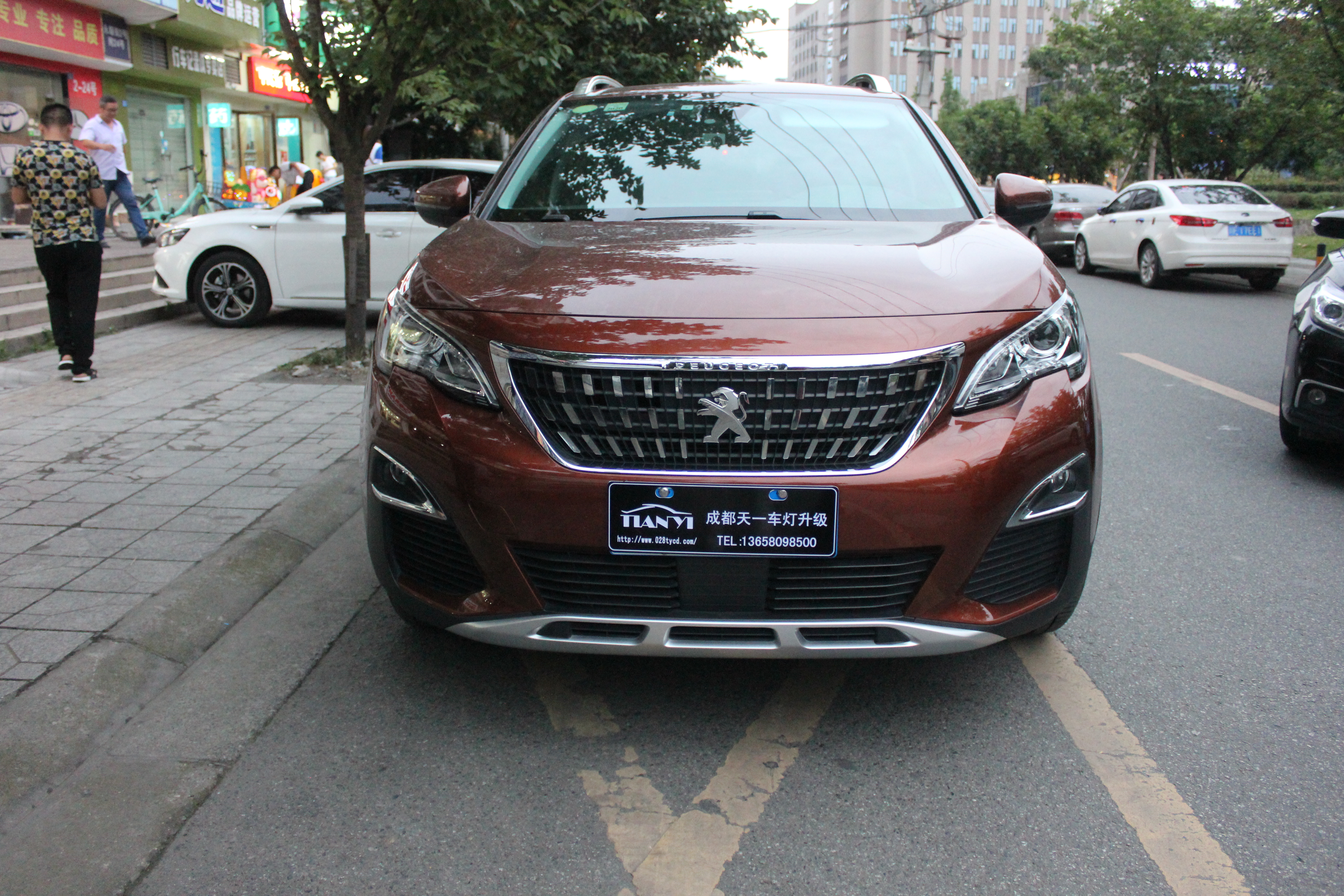 成都天一車燈 標(biāo)志4008改燈