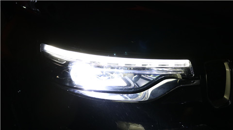 大指揮官車(chē)燈改裝激光大燈外觀效果展示