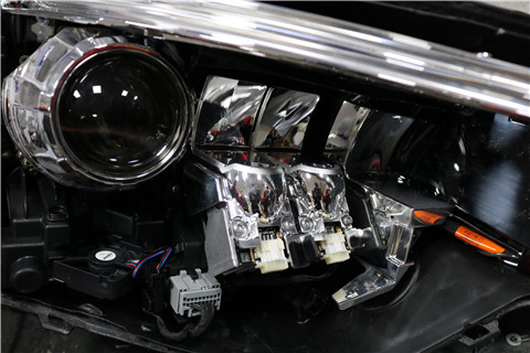 成都天一車(chē)燈