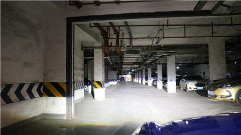 瑪莎拉蒂吉博力車(chē)燈改裝完成后遠(yuǎn)近光效果實(shí)拍