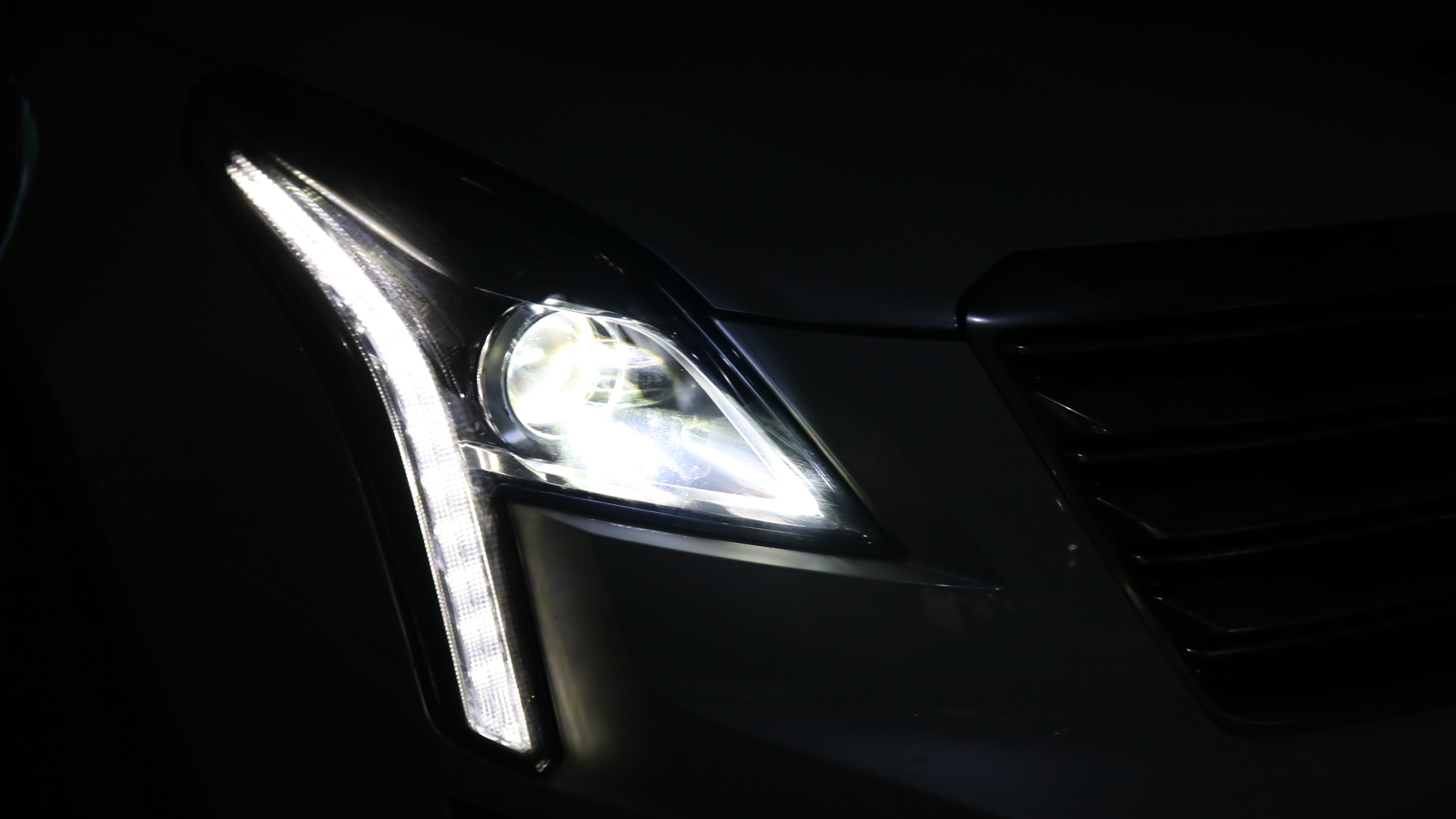 xt5車燈改裝效果