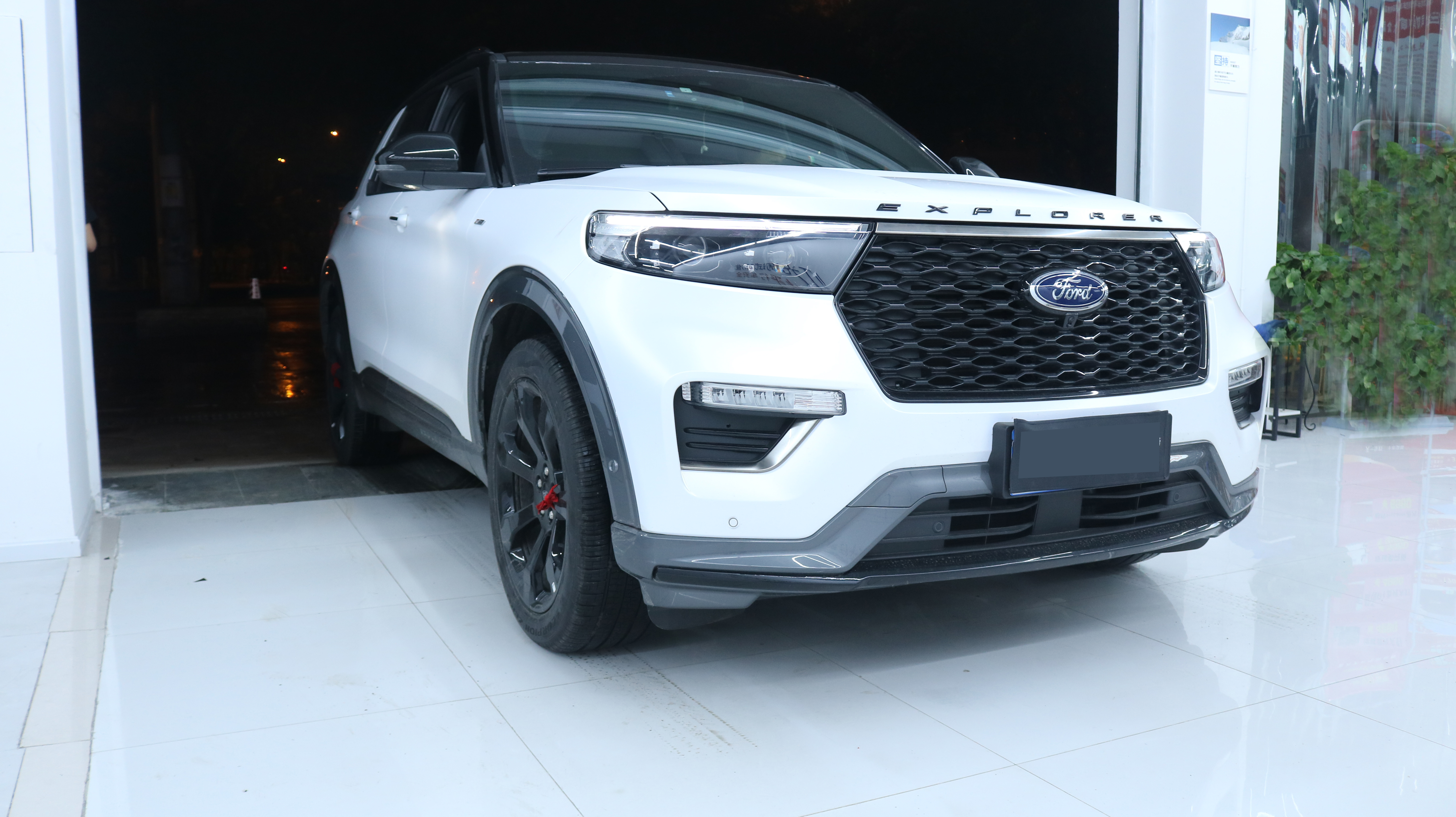 福特探險(xiǎn)者車燈改裝激光大燈效果