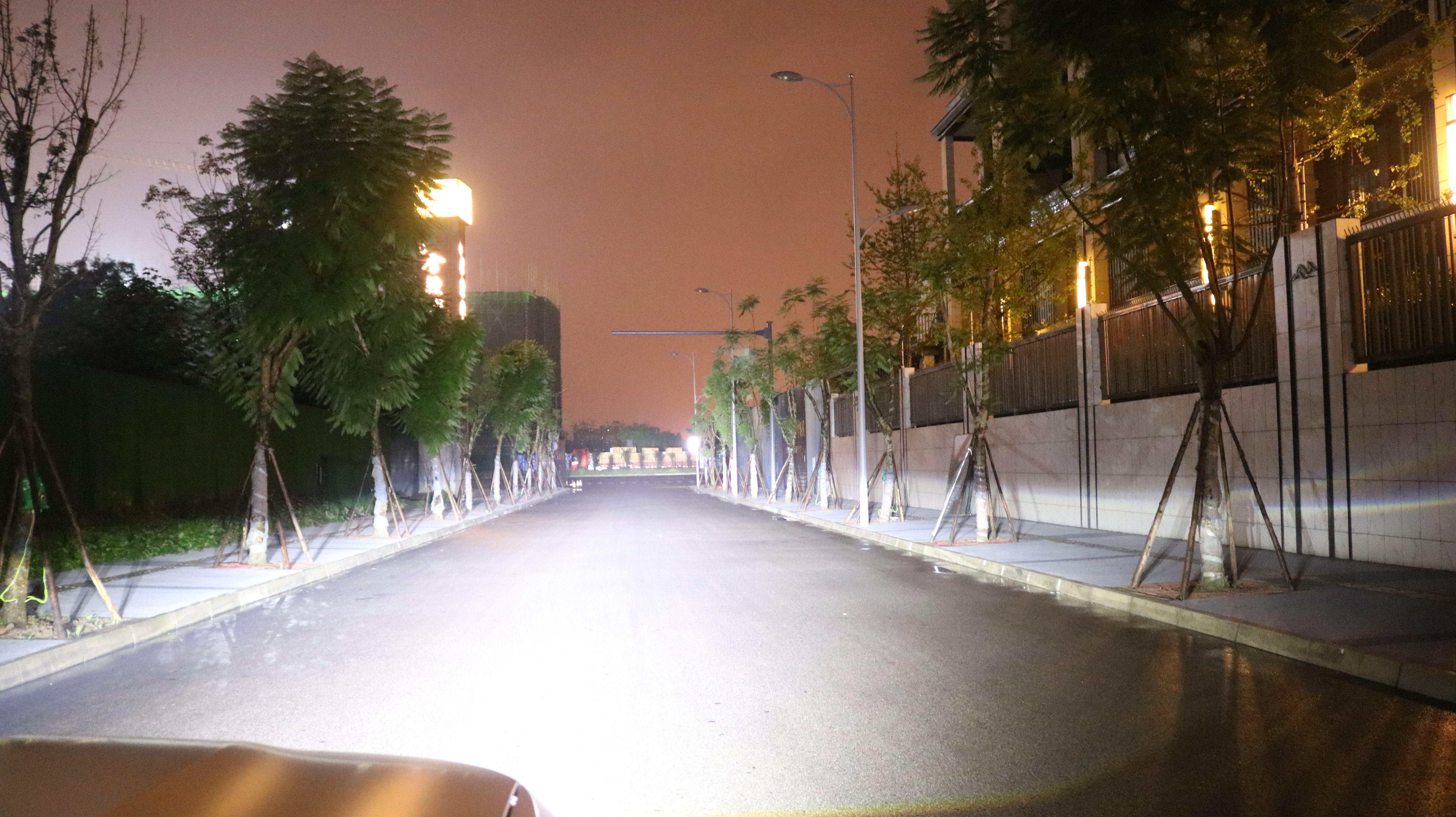 改裝完成后遠(yuǎn)近光效果展示