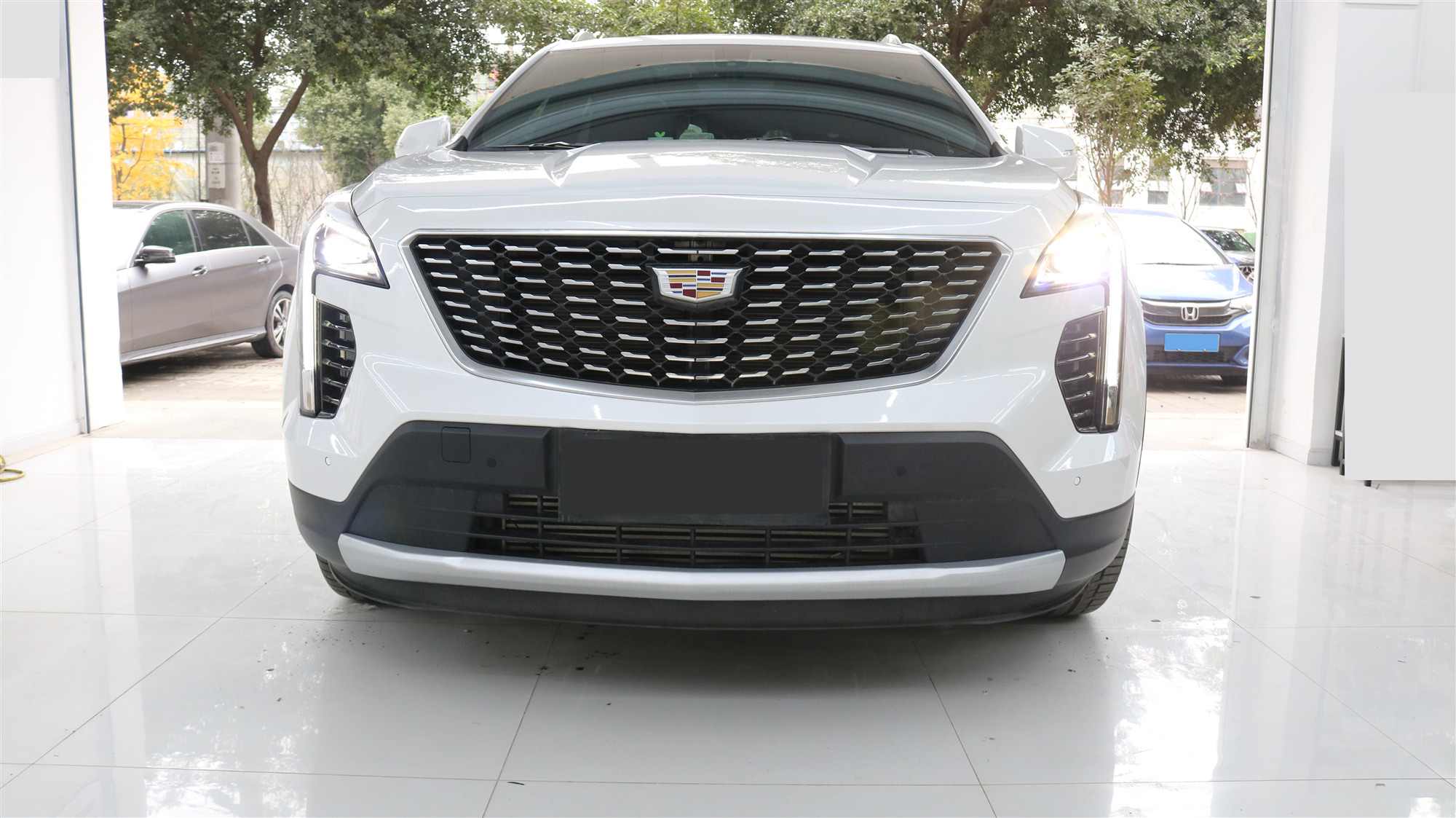 XT4車(chē)燈改裝-成都天一車(chē)燈